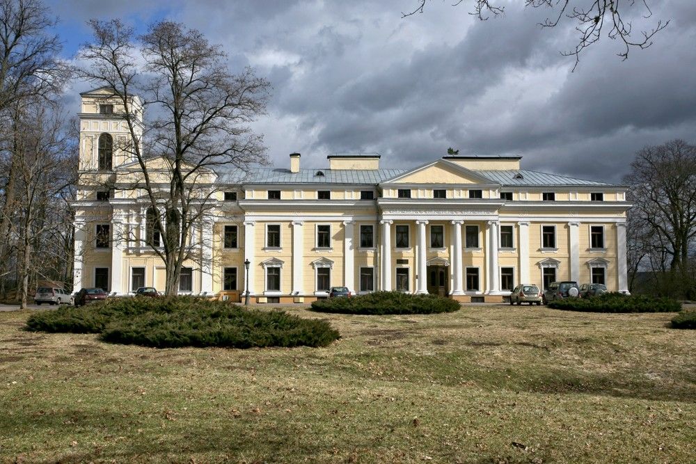 Дворец в Веркяйском парке Вильнюса