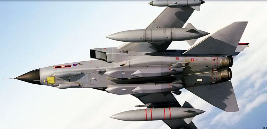 Ракеты Storm Shadow на боевом самолете Tornado Фото: Photoshot/picture alliance
