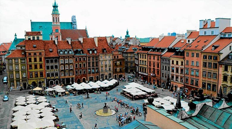 Ратушная площадь Варшавы