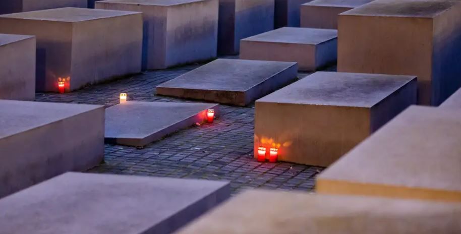 Мемориал жертвам Холокоста в Берлине Фото: Christoph Soeder/dpa/picture alliance