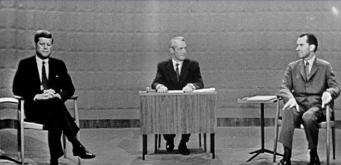 Джон Кеннеди и Ричард Никсон во время теледебатов в 1960 году Фото: AP Photo/AP Images/picture alliance