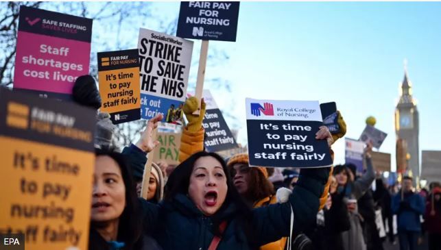 Лейбористы обещают положить конец забастовкам врачей и медсестёр и сократить очереди на операции. Консерваторы тоже обещали — не вышло
