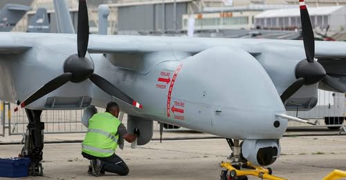 Турецкий БПЛА TAI Aksungur (ранее известный как Anka-2), представленный компанией Turkish Aerospace Industries в ходе 55-го Международного авиасалона в Ле Бурже.