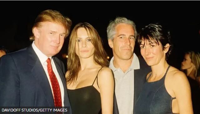 Дональд Трамп, его (на тот момент будущая) жена Мелания, Джеффри Эпштейн и Гислейн Максвелл, февраль 2000 года