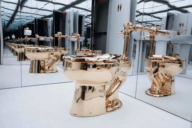 Произведение Каттелана под названием «Америка»