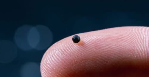 Этот мини-робот способен перемещаться по кровеносным сосудам и доставлять лекарства точно в поражённые участки мозга. Keystone-SDA