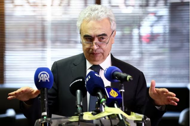 Исполнительный директор Международного энергетического агентства д-р Фатих Бироль выступает на пресс-конференции, посвященной развитию мировых энергетических рынков, в Брюсселе, Бельгия, 6 марта 2026 года. REUTERS/Yves Herman