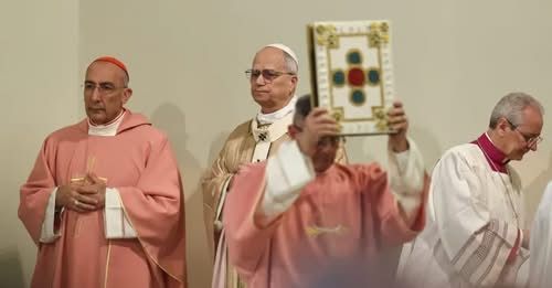 Папа римский призвал прекратить войну с Ираном / Reuters