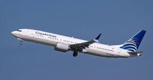 Самолет авиакомпании Copa Airlines (Фото: Robin Guess / shutterstock)