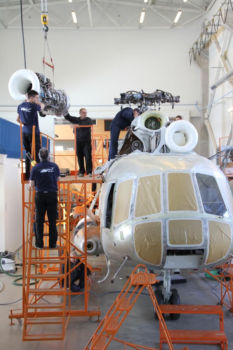 В ангаре «АвиаБалтики» капитальный ремонт вертолёта