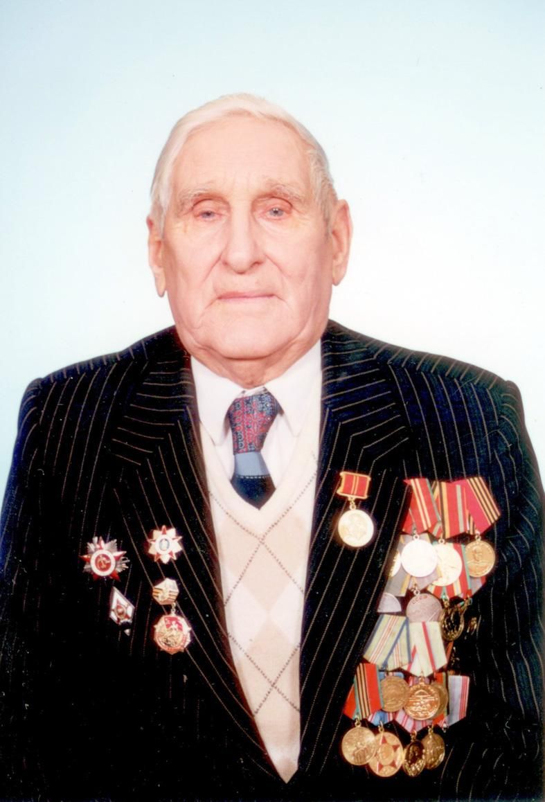 Парадный портрет ветерана в связи с 90-летием