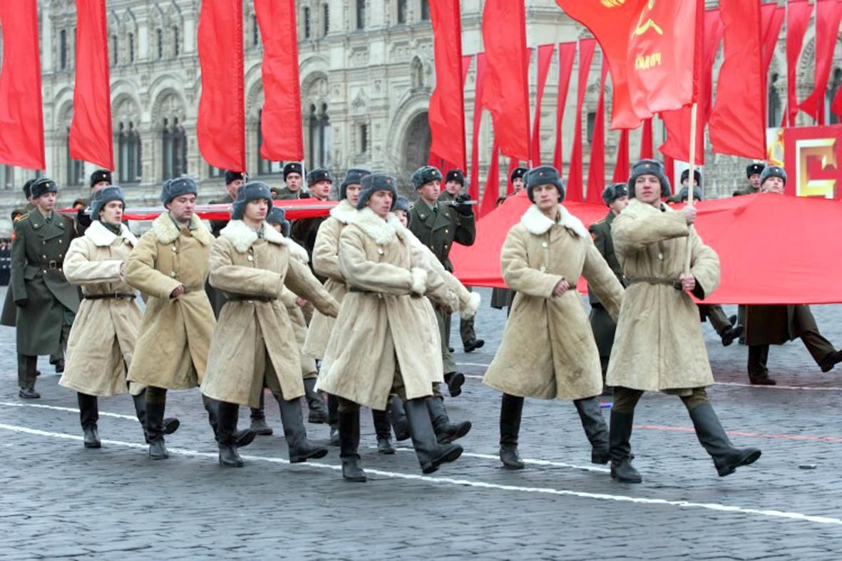 Парад 7 ноября 2018 года в Москве на Красной площади. Историческая реконструкция парада 7 ноября 1941 года.