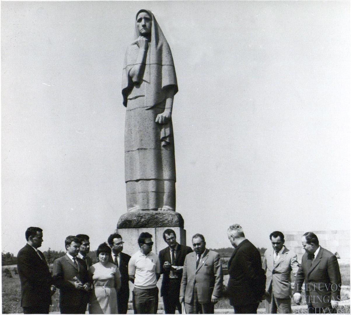 На церемонии открытия памятника