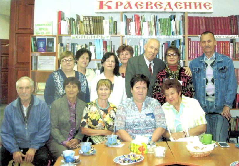 Среди читателей библиотеки имени М.Горького районного посёлка Ордынское.