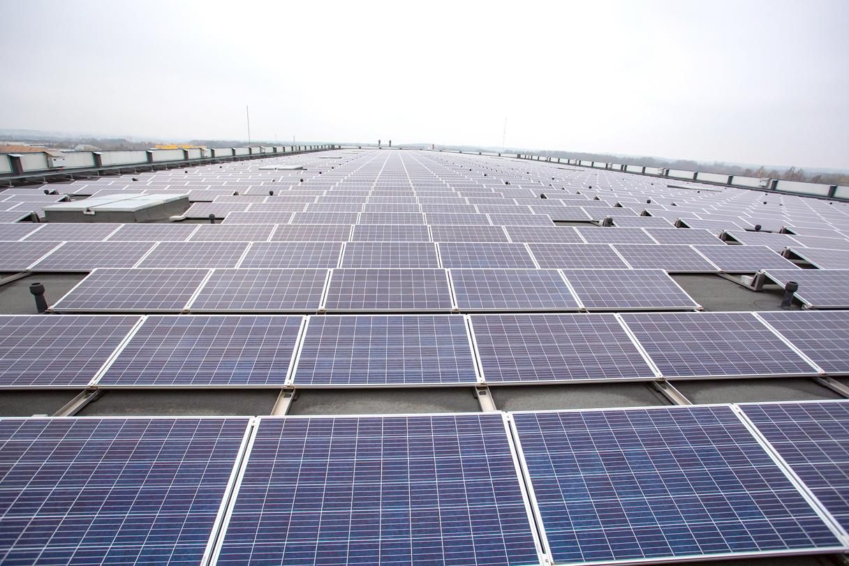 Утянскому пивоваренному заводу часть электроэнергии подаёт оборудованная на крыше самого предприятия солнечная электростанция мощностью 1 мегаватт.