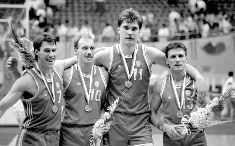 На снимке: 1988 год, Сеул. Олимпийские чемпионы (слева направо): Шарунас Марчюленис, Римас Куртинайтис, Арвидас Сабонис и Вальдемарас Хомичюс.