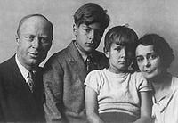 Сергей Прокофьев, Святослав Прокофьев, Олег Прокофьев, Лина Прокофьева. 1936