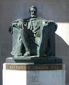 Мемориал BellTelephone и скульптурный памятник Беллу в Брантфорде