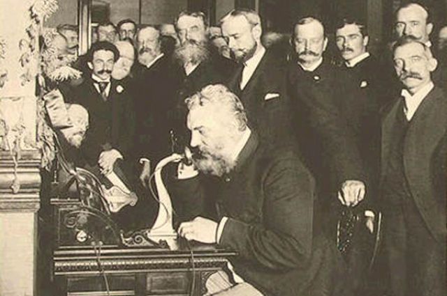 Александр Белл на открытии телефонной линии между Нью-Йорком и Чикаго, 1892 г.