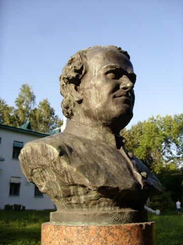 Памятник Менделю в Калтушах