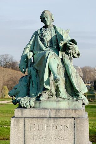 Главным доказательством заслуг Бюффона перед наукой является воздвигнутый в его честь памятник, находящийся в ботаническом саду Jardin des Plantes , Франция