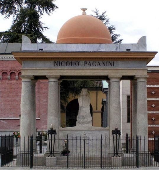 Могила Паганини в Парме.
