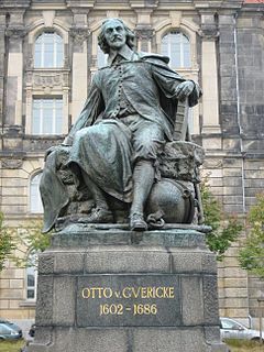 Памятник Отто фон Герике в Магдебурге