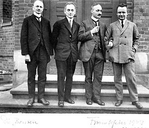 Гёттингенские профессора-физики (1923): Макс Рейх, Макс Борн, Джеймс Франк и Роберт Поль