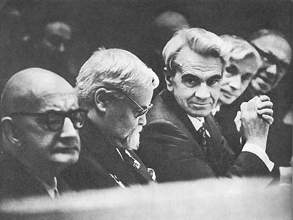 1974 год. Группа советских математиков, слева-направо: Павел Сергеевич Александров, Андрей Николаевич Тихонов, Мстислав Всеволодович Келдыш, Василий Яковлевич Арсенин, Михаил Алексеевич Лаврентьев