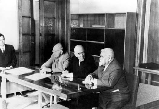 Академики П.С. Александров, И.Г. Петровский и А.Н. Тихонов в аудитории факультета вычислительной математики и кибернетики МГУ. 1973 г.