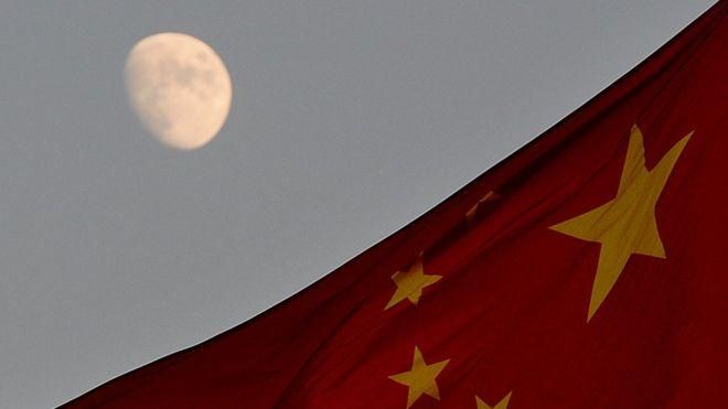 Возможно, что в скором будущем китайский флаг будет водружен на Луне фото:MARK RALSTON