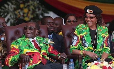 Роберт Мугабе с женой Грейс (фото - ЕРА)