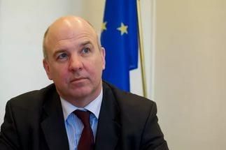 Комиссар по правам человека в ЕС Нилс Муйжниекс призвал к введению однополых партнёрств в Латвии. LETA