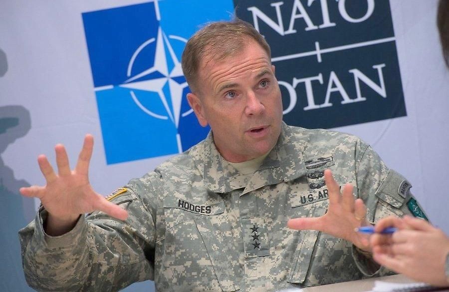 командующий Сухопутными силами США в Европе - генерал-лейтенант Бен Ходжес фото:Dev.itd.lv