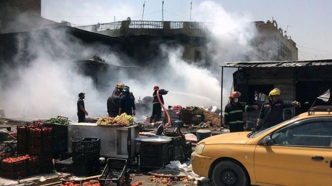 REUTERS Image caption Джихадисты чаще всего выбирают объектами атак места массового скопления людей (на фото - результаты взрыва на рынке в пригороде Багдада 28 июля 2017 года)
