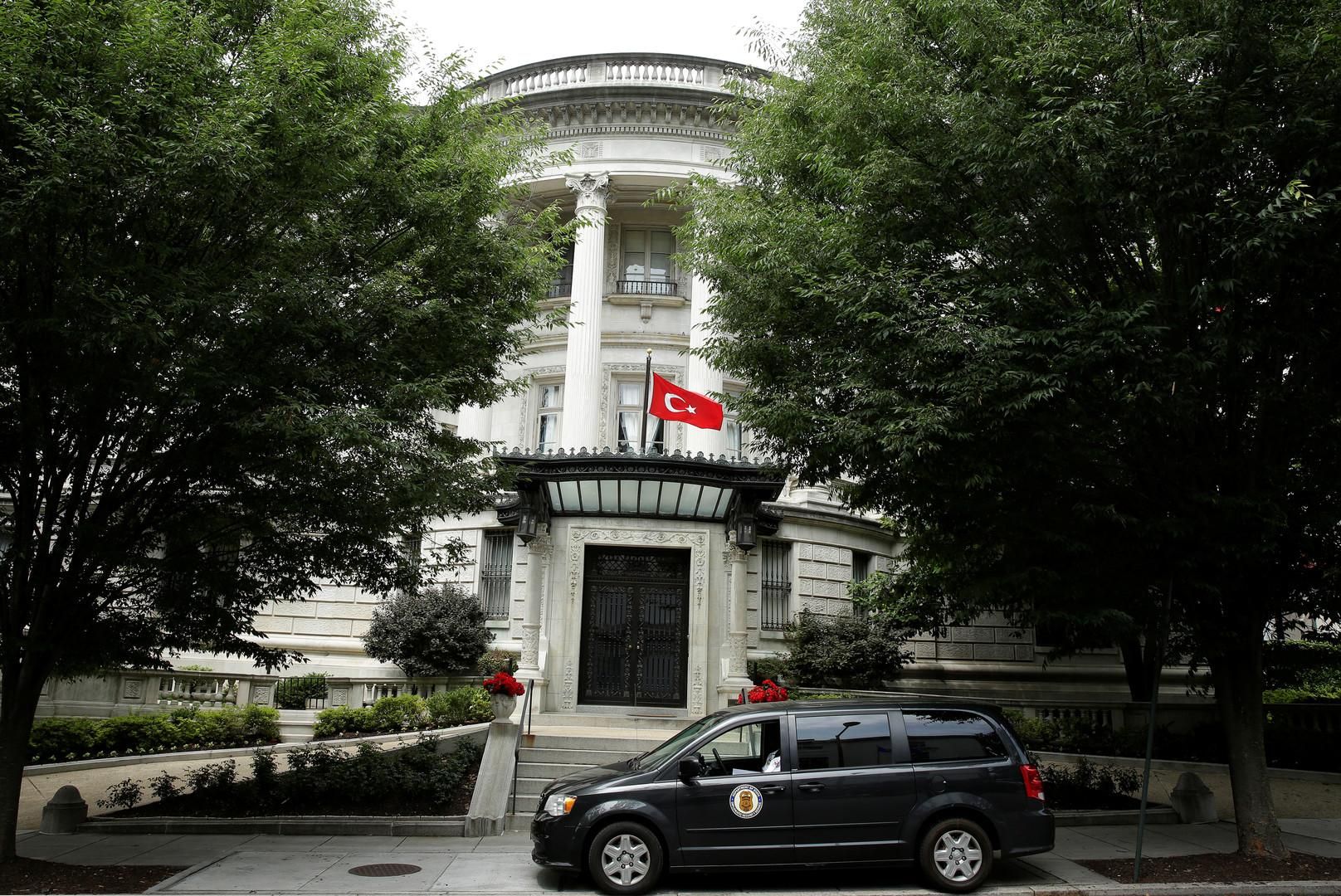 Резиденция посла Турции в Вашингтоне. Reuters