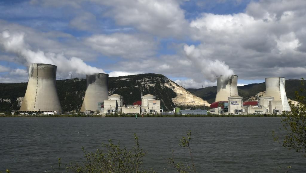 АЭС Крюа на юге Франции PHILIPPE DESMAZES / AFP