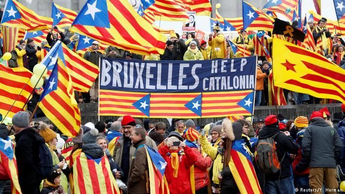 Демонстрация сторонников независимости Каталонии в Брюсселе