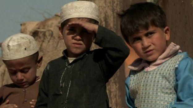 Афганские дети и подростки вынуждены быть свидетелями насилия и жестокости