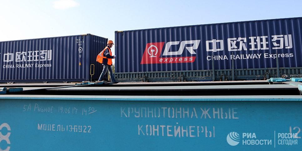© РИА Новости / Игорь Зарембо Первый комбинированный контейнерный поезд проследовал транзитом через Калининградскую область из Европы в Китай