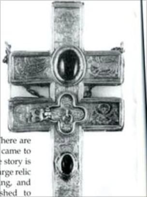 OTHER Image caption Реликвию с частью креста Христа в аббатстве Святого креста почитали более 900 лет