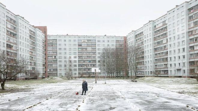 REINIS HOFMANIS Image caption Две трети латвийцев живут в многоквартирных домах