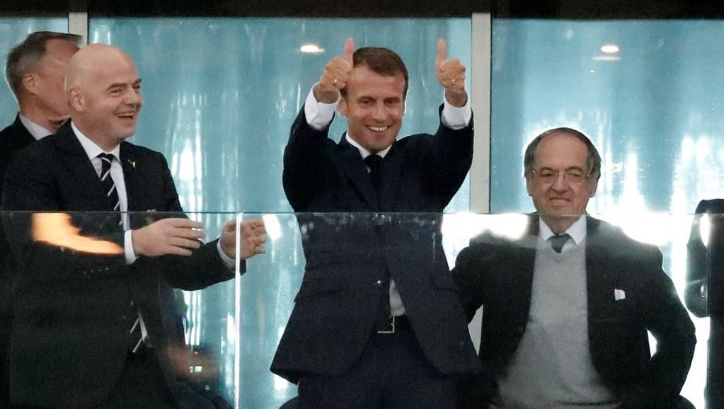 Президент Эмманюэль Макрон на полуфинальном матче Франция-Бельгия в Санкт-Петербурге 10 июля 2018 REUTERS/Toru Hanai