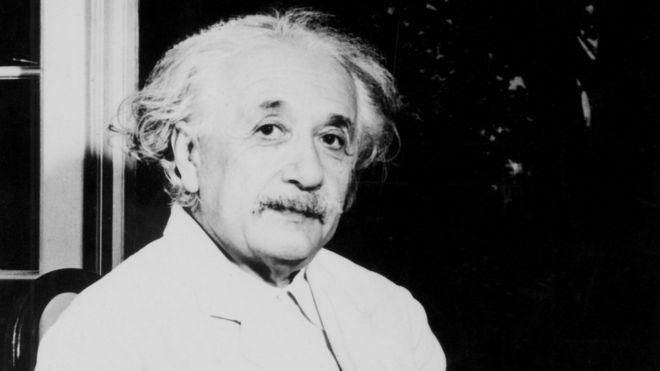 GETTY IMAGES Image caption Некоторые в Индии считают теории Эйнштейна ошибочными