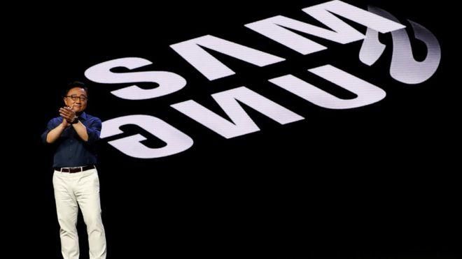 REUTERS Image caption Samsung остается проявить гибкость в ожидании восстановление рынка