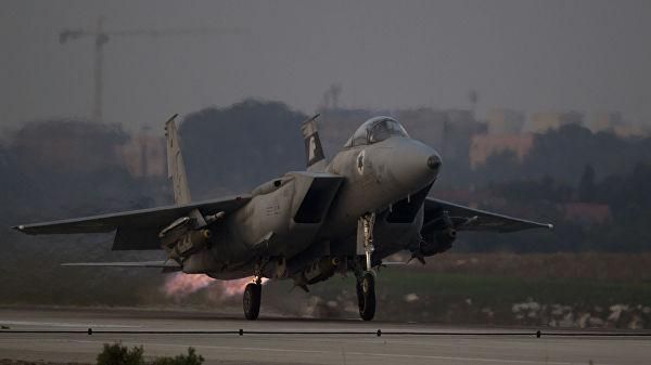© AP Photo / Ariel Schalit Самолет ВВС Израиля. Архивное фото