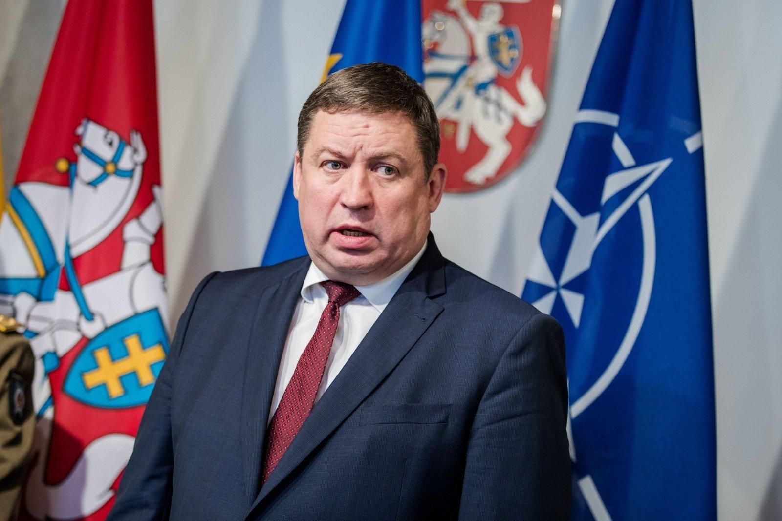 министр обороны Литвы Р.Кароблис