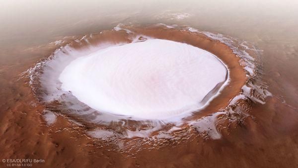 © Фото : ESA/DLR/FU Berlin Кратер Королева содержит в себе относительно "свежие" запасы марсианского льда