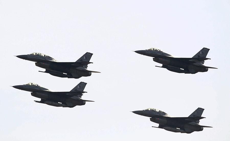 Пакистанские истребители F-16 Faisal Mahmood / Reuters