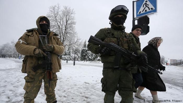 Вооруженные сепаратисты в Луганске